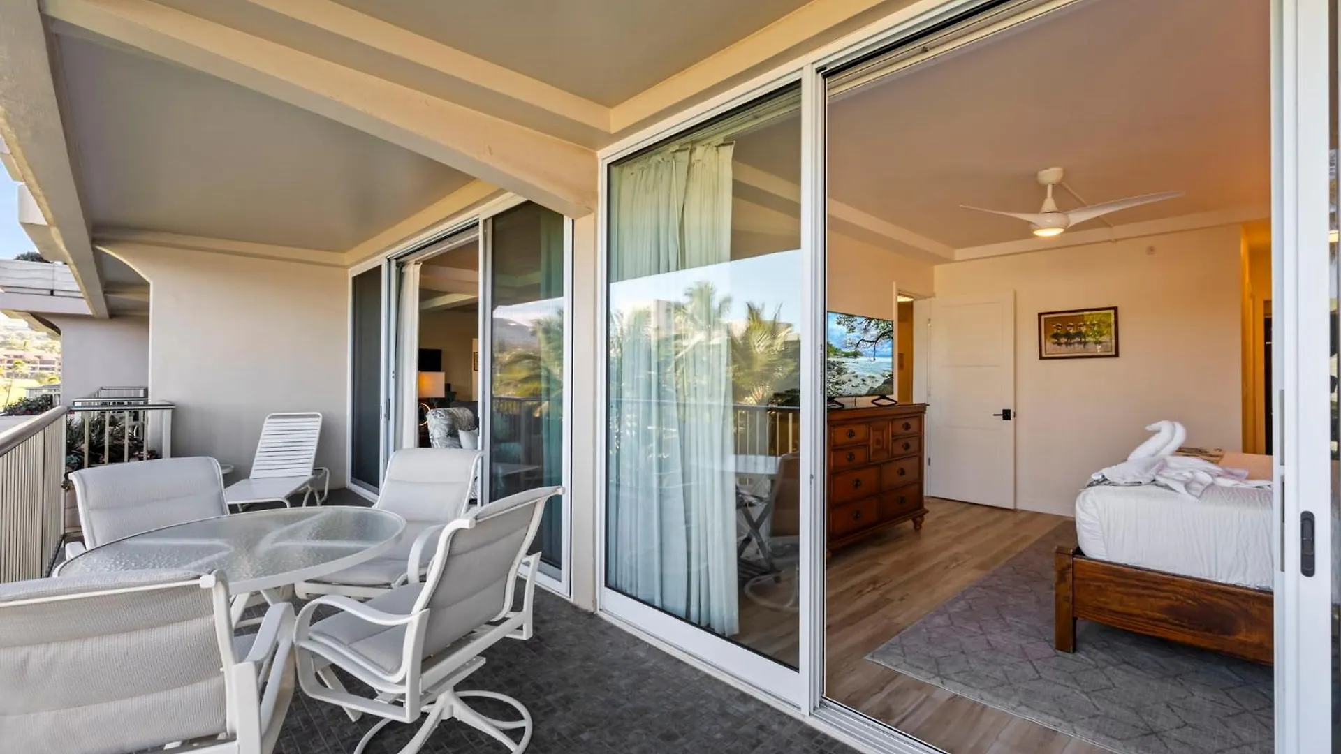 Whaler Resort 508- Fully Remodeled Whaler Condo, Stunning Kaanapali Beach Black Rock View Lahaina